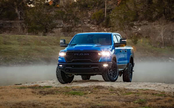   Ram 1500 Rebel (Hydro Blue/Diamond Black) - 2024