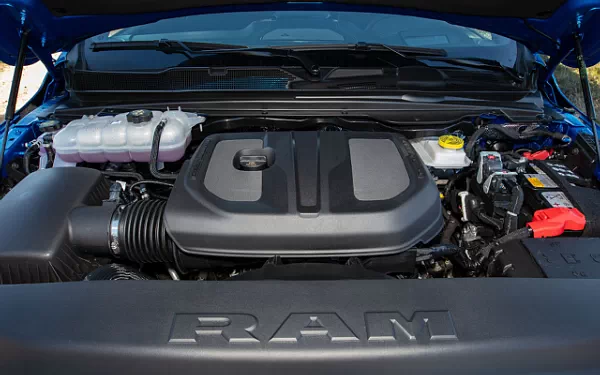   Ram 1500 Rebel (Hydro Blue/Diamond Black) - 2024