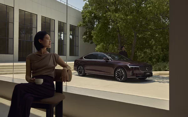   Volvo S90 T8 Recharge China-spec - 2025