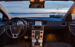   Volvo S60 T6 AWD R-Design - 2013