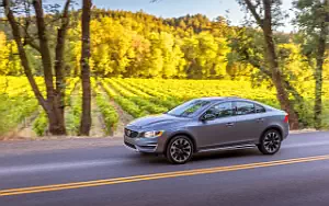   Volvo S60 T5 AWD Cross Country US-spec - 2016