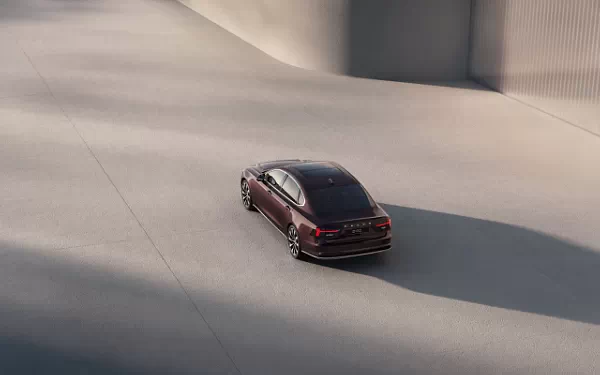   Volvo S90 T8 Recharge - 2025