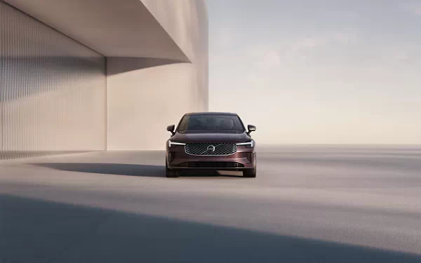   Volvo S90 T8 Recharge - 2025