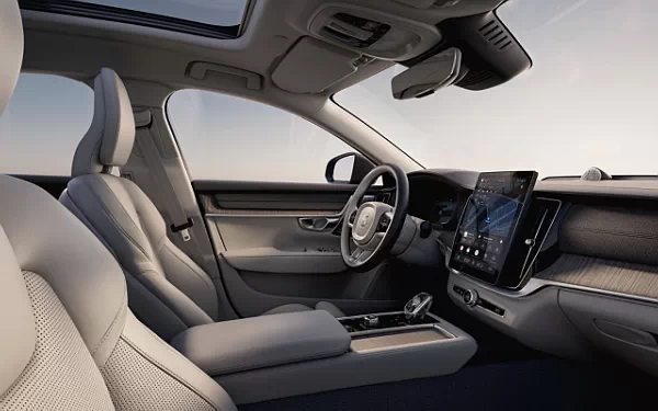   Volvo S90 T8 Recharge - 2025