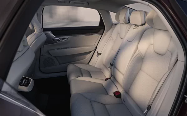   Volvo S90 T8 Recharge - 2025