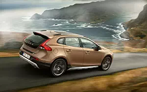   Volvo V40 Cross Country - 2013