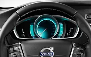   Volvo V40 Cross Country - 2013