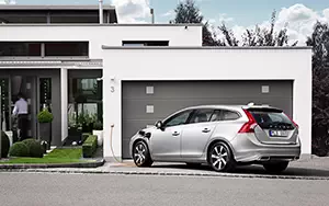   Volvo V60 Plug-in-Hybrid - 2013