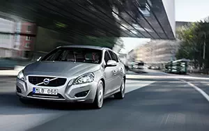   Volvo V60 Plug-in-Hybrid - 2013