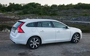   Volvo V60 Plug-in-Hybrid - 2014