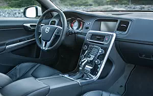   Volvo V60 Plug-in-Hybrid - 2014