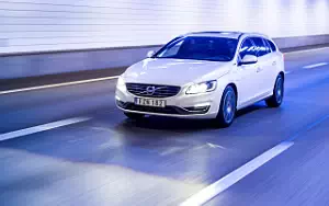   Volvo V60 D5 Twin Engine - 2016
