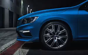   Volvo V60 Polestar - 2016