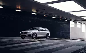   Volvo V60 T5 Cross Country - 2018