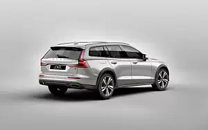  Volvo V60 T5 Cross Country - 2018