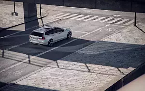   Volvo V60 T6 AWD R-Design - 2018