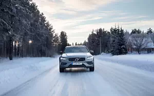   Volvo V60 T5 Cross Country - 2019