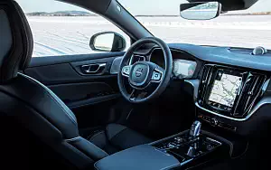   Volvo V60 T8 R-Design - 2019