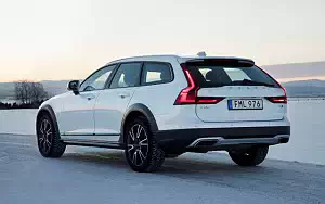   Volvo V90 T6 Cross Country - 2017