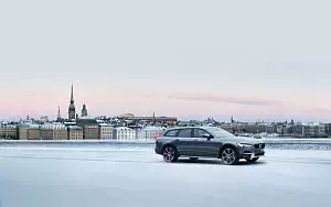   Volvo V90 T6 Cross Country - 2017