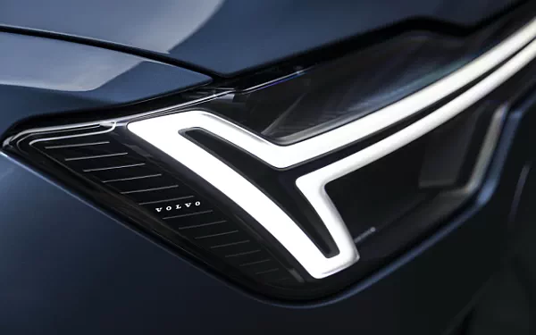   Volvo XC90 B5 AWD - 2024