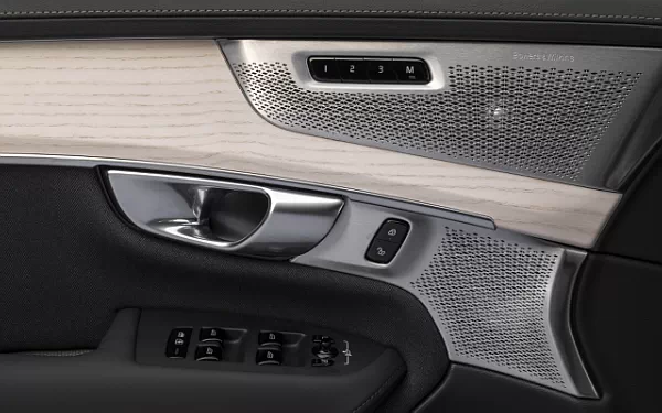   Volvo XC90 B5 AWD - 2024