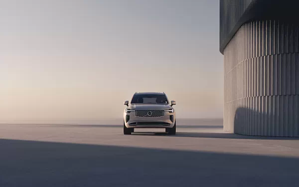   Volvo XC90 T8 Recharge AWD - 2024